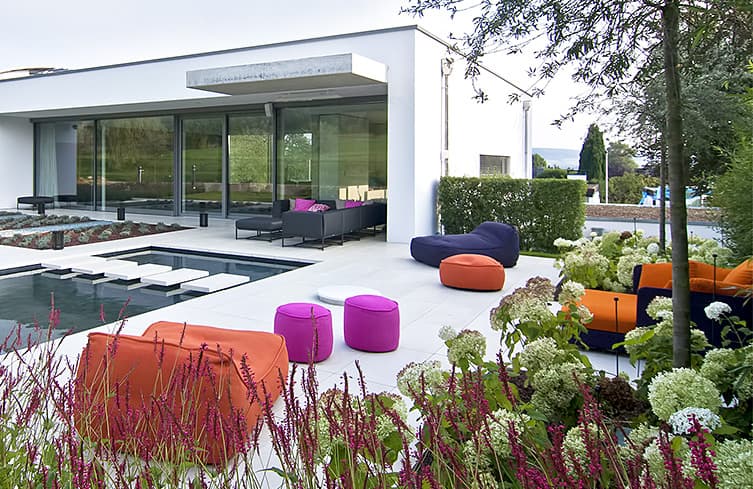 modernes Design - moderne Gartengestaltung - Wohnzimmer im Freien